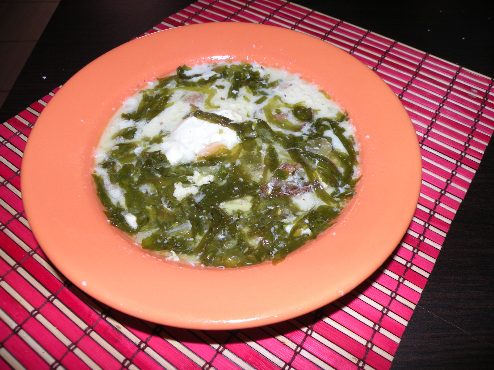 Ciorba de salata verde cu bacon afumat si slanina