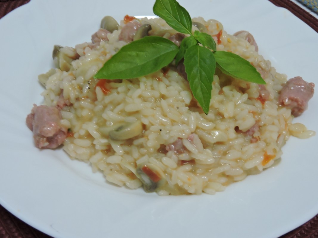 Risotto cu ciuperci si carnati proaspeti