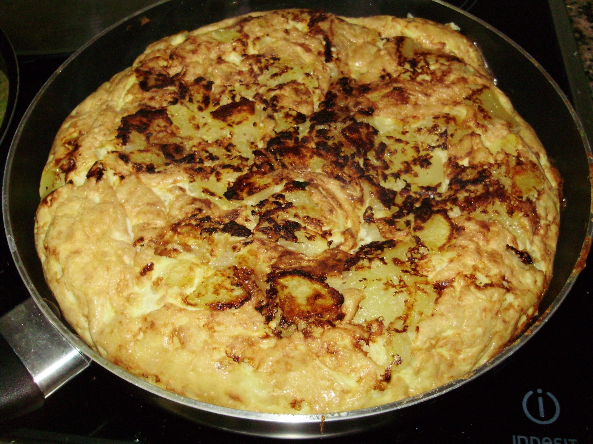 Tortilla cu cartofi si ceapa