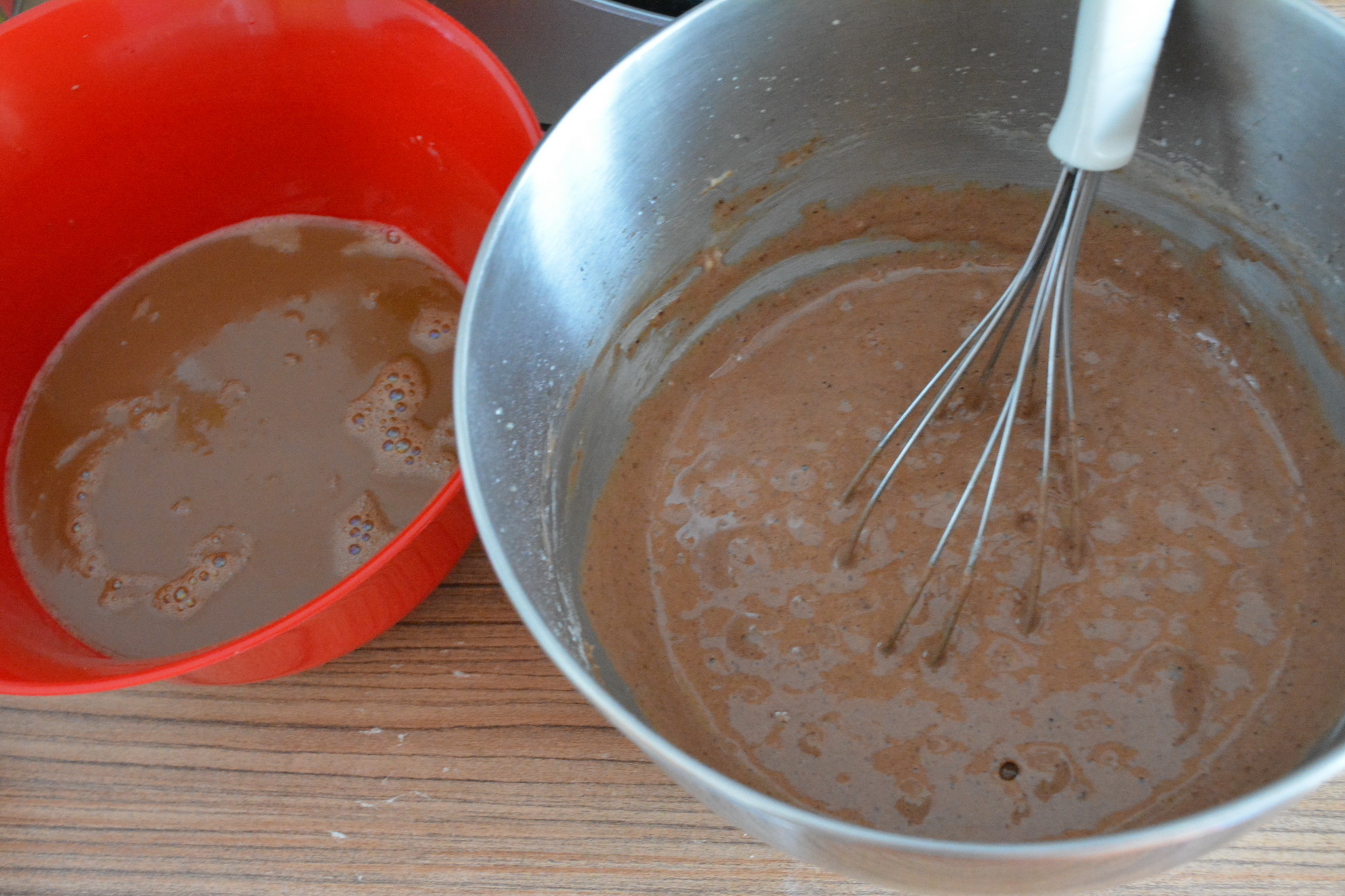 Negresa lipicioasa cu cafea, zmeura si budinca de cacao