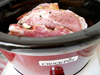 Terina din ciolan de porc si afumatura la slow cooker Crock-Pot