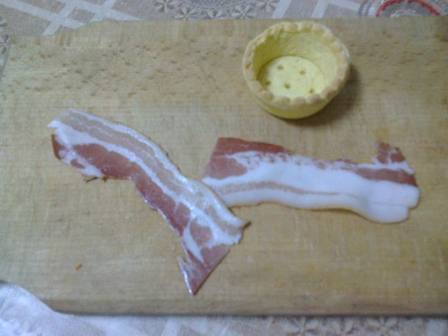 Tarte cu zacusca de ciuperci si bacon