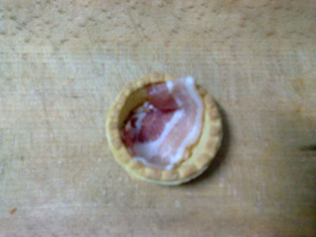 Tarte cu zacusca de ciuperci si bacon