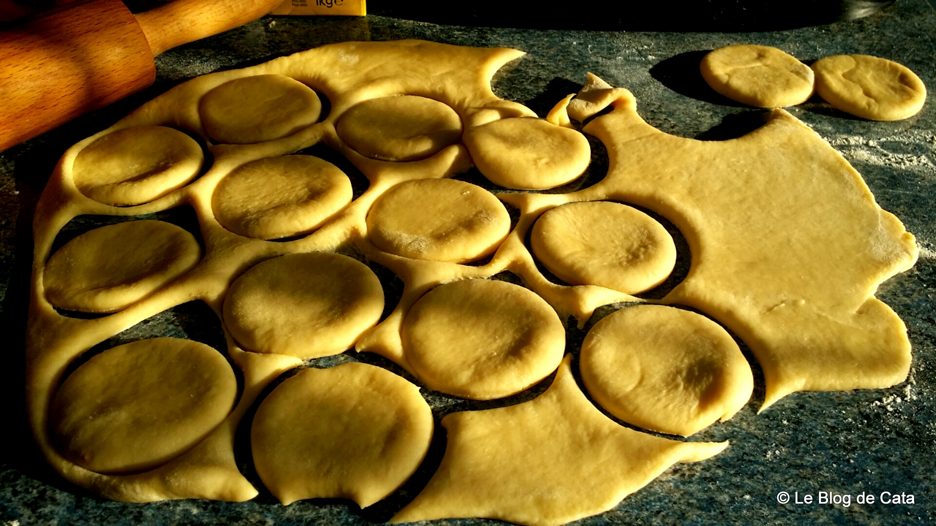 Boules berlineze - Gogosi umplute cu crema de vanilie