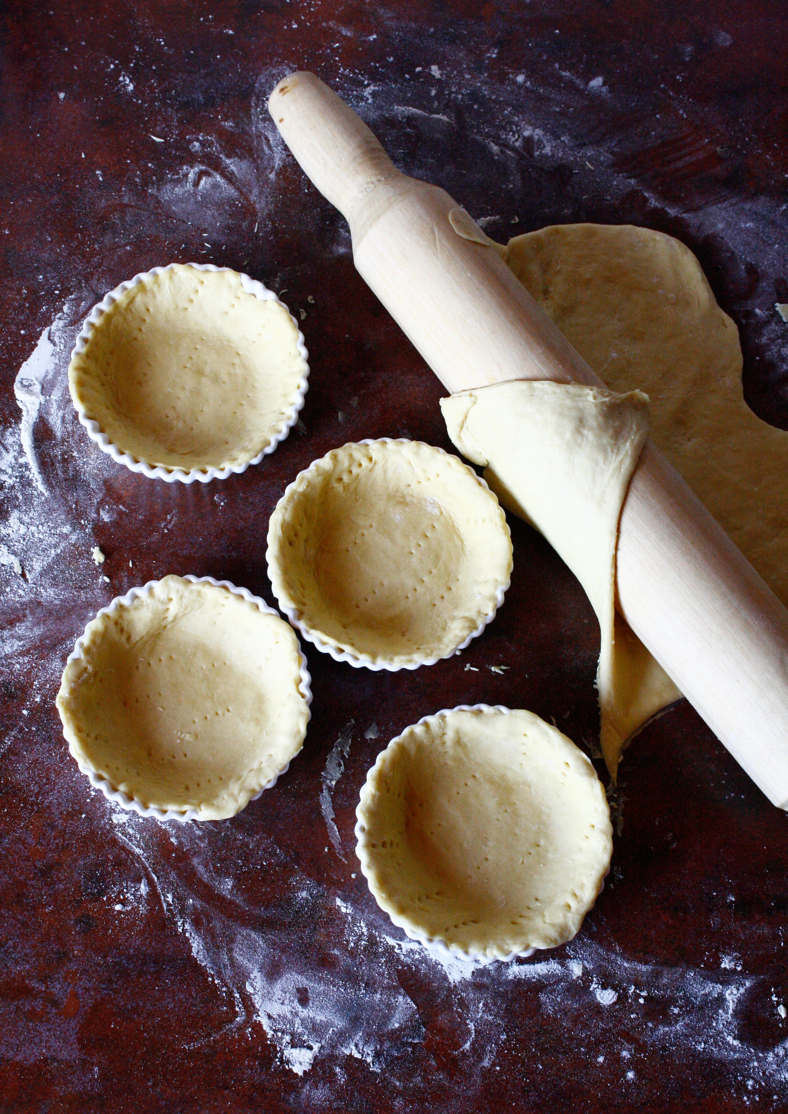 Desert mini tarte cu fructe de padure