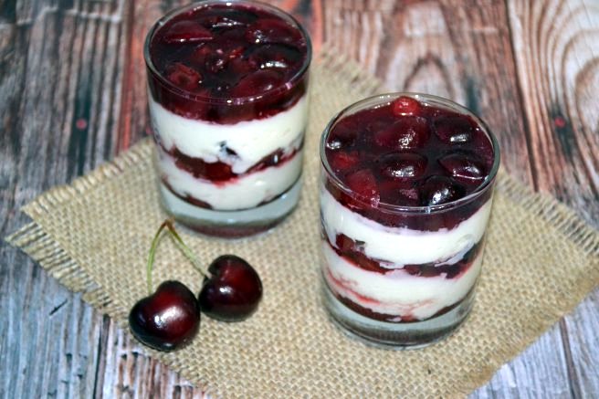 Desert verrine cu cirese si mascarpone