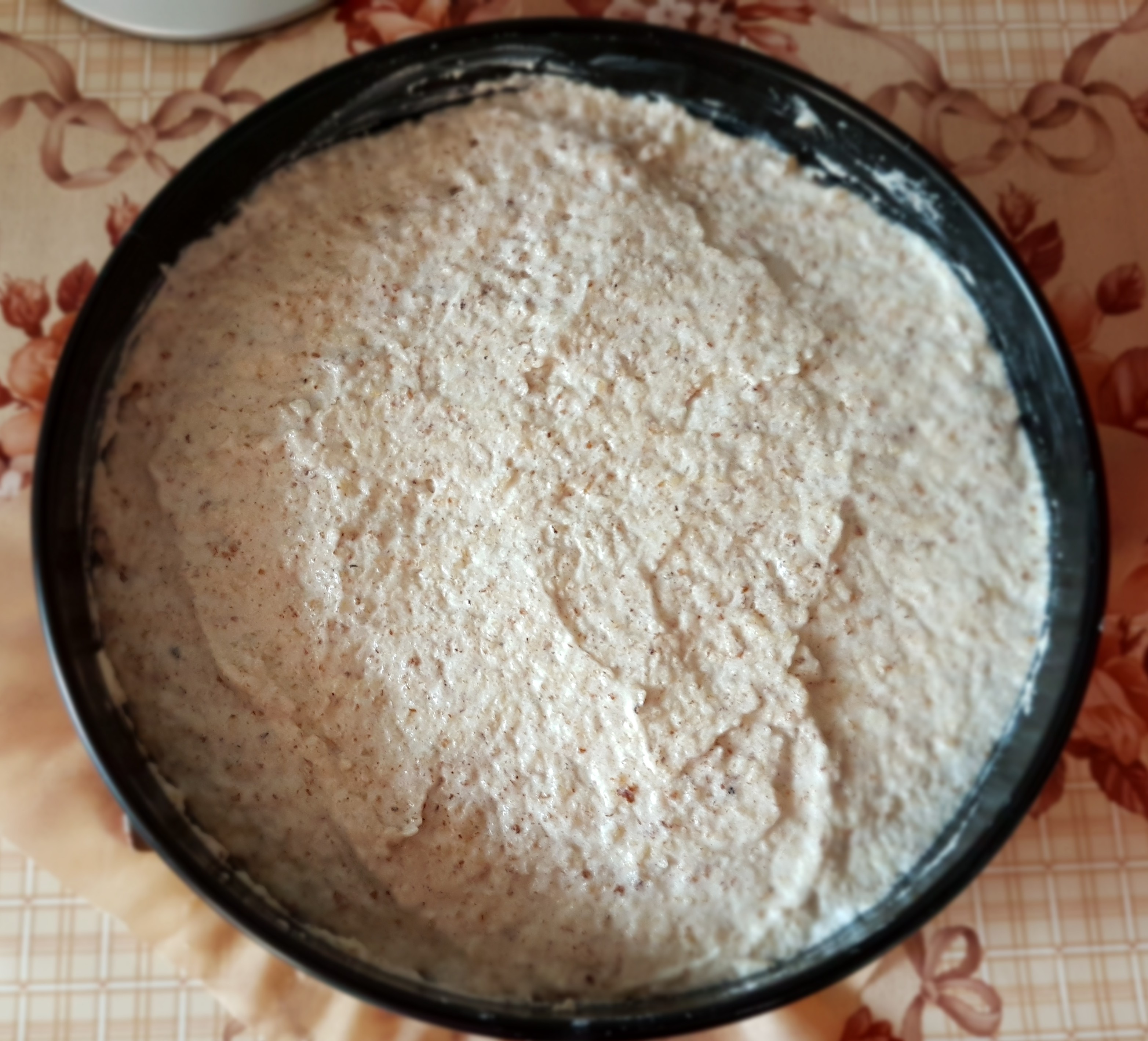 Desert tort cu blat de nuca si crema de vanilie cu mascarpone