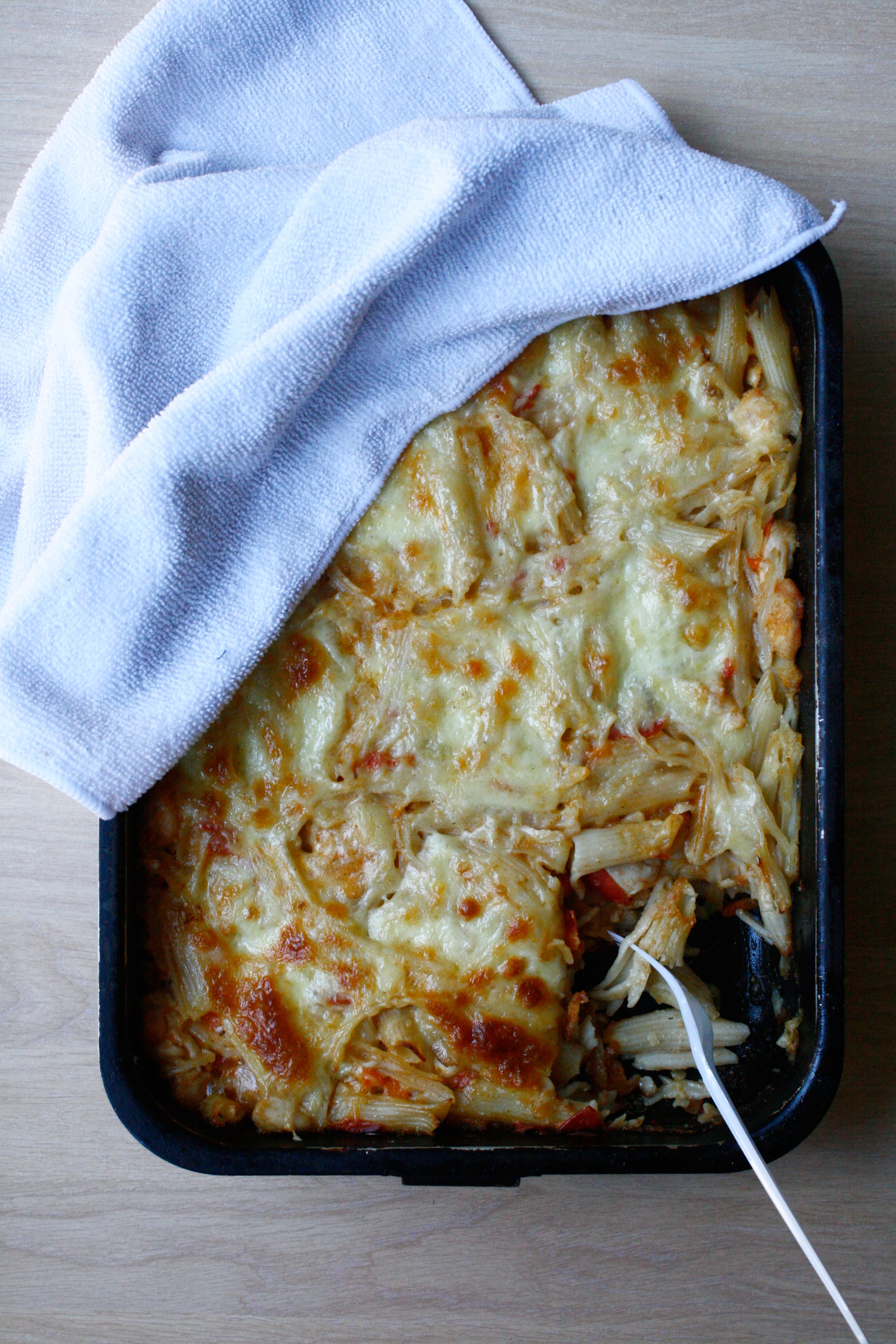 Penne cu piept de pui si mozzarella -Reteta gustoasa la cuptor