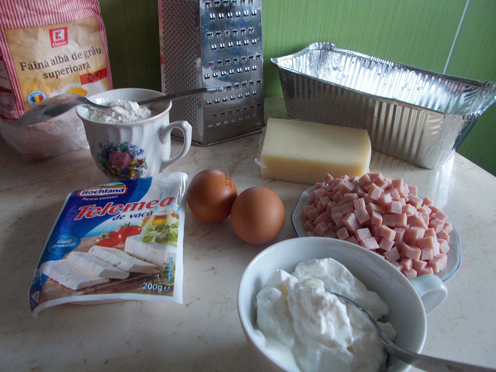 Aperitiv chec sarat, cu sunca si telemea