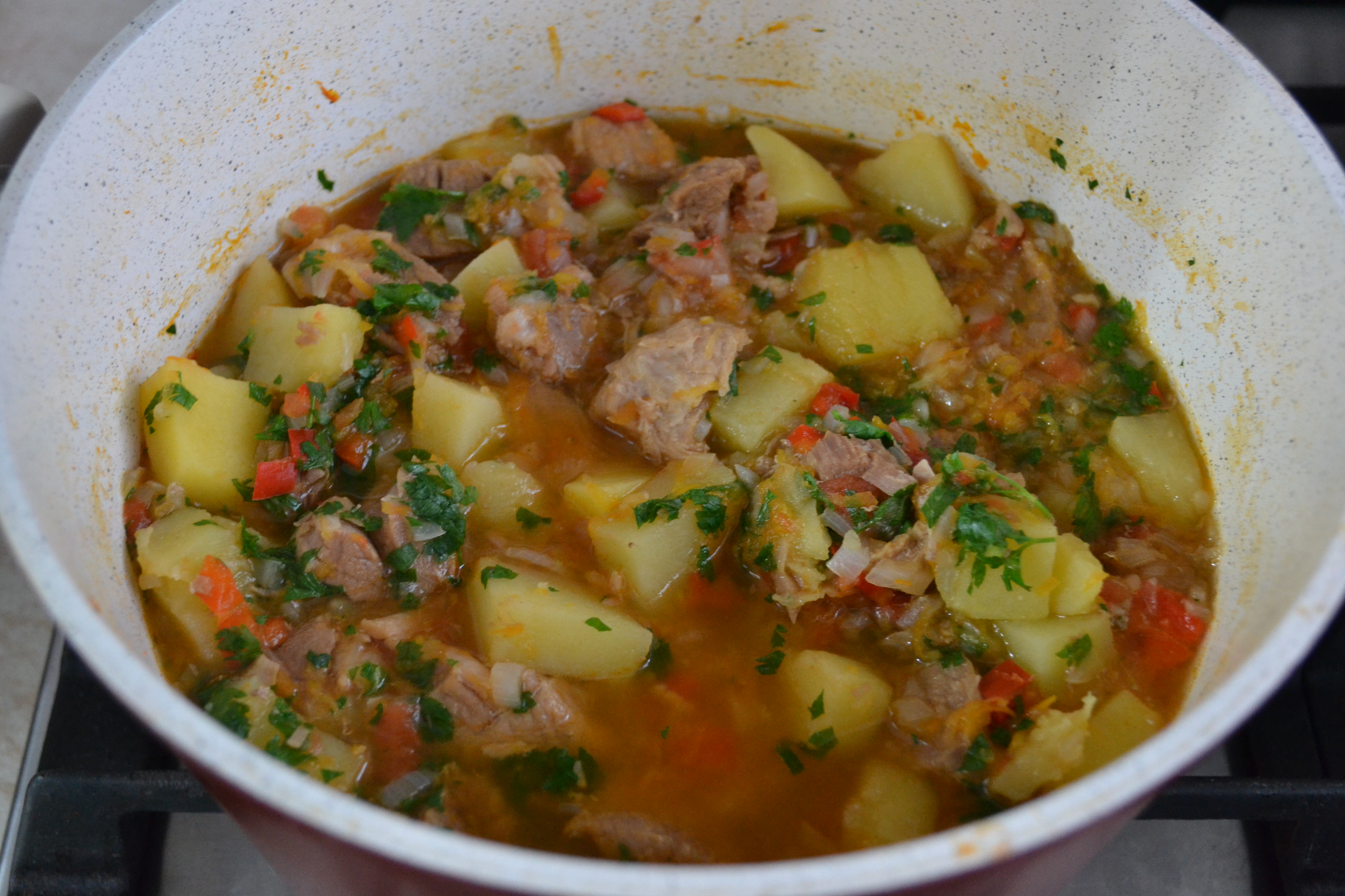 Carne de vitel in sos de legume