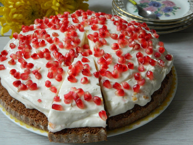 Desert tarta pufoasa cu fructe