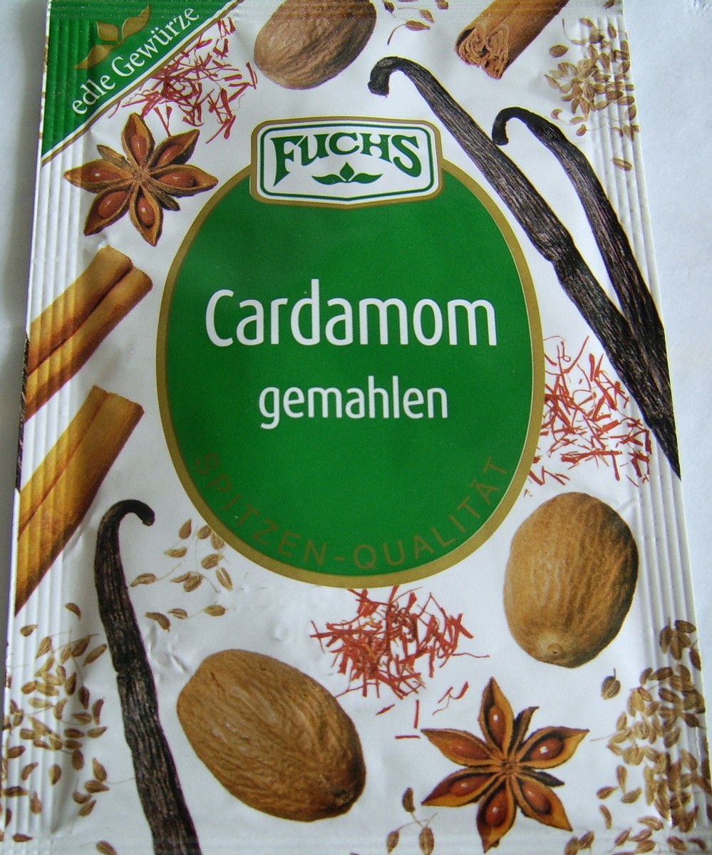 Fursecuri cu cardamom si alune