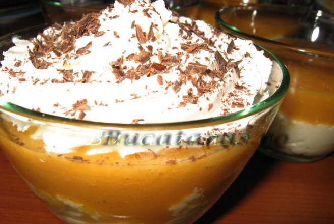 Crema de mascarpone cu piersici