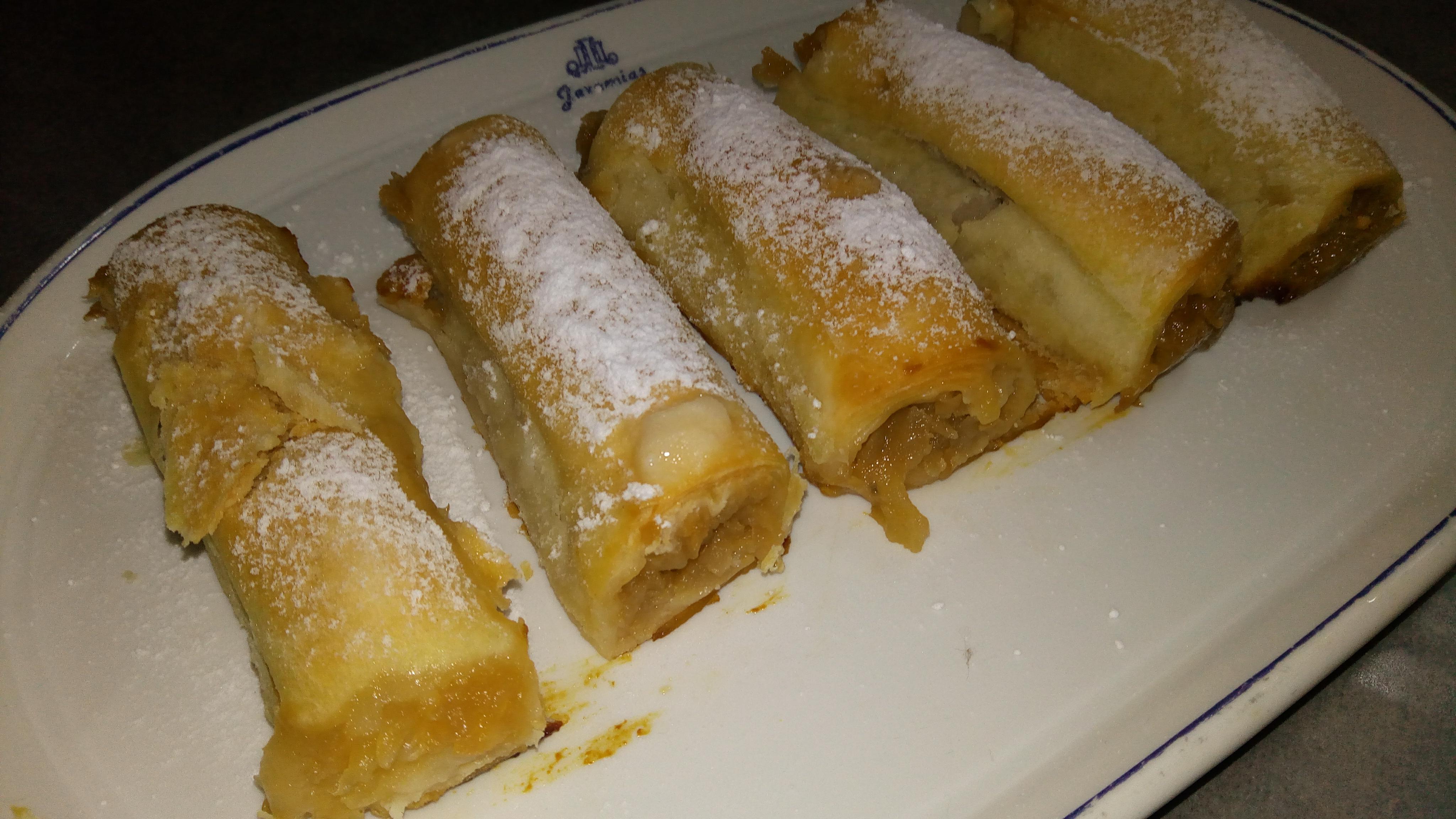 Strudel cu mere cu aluat de casa, reteta gustoasa si economica