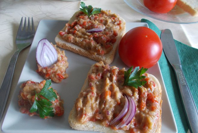 Salata de vinete si ardei capia