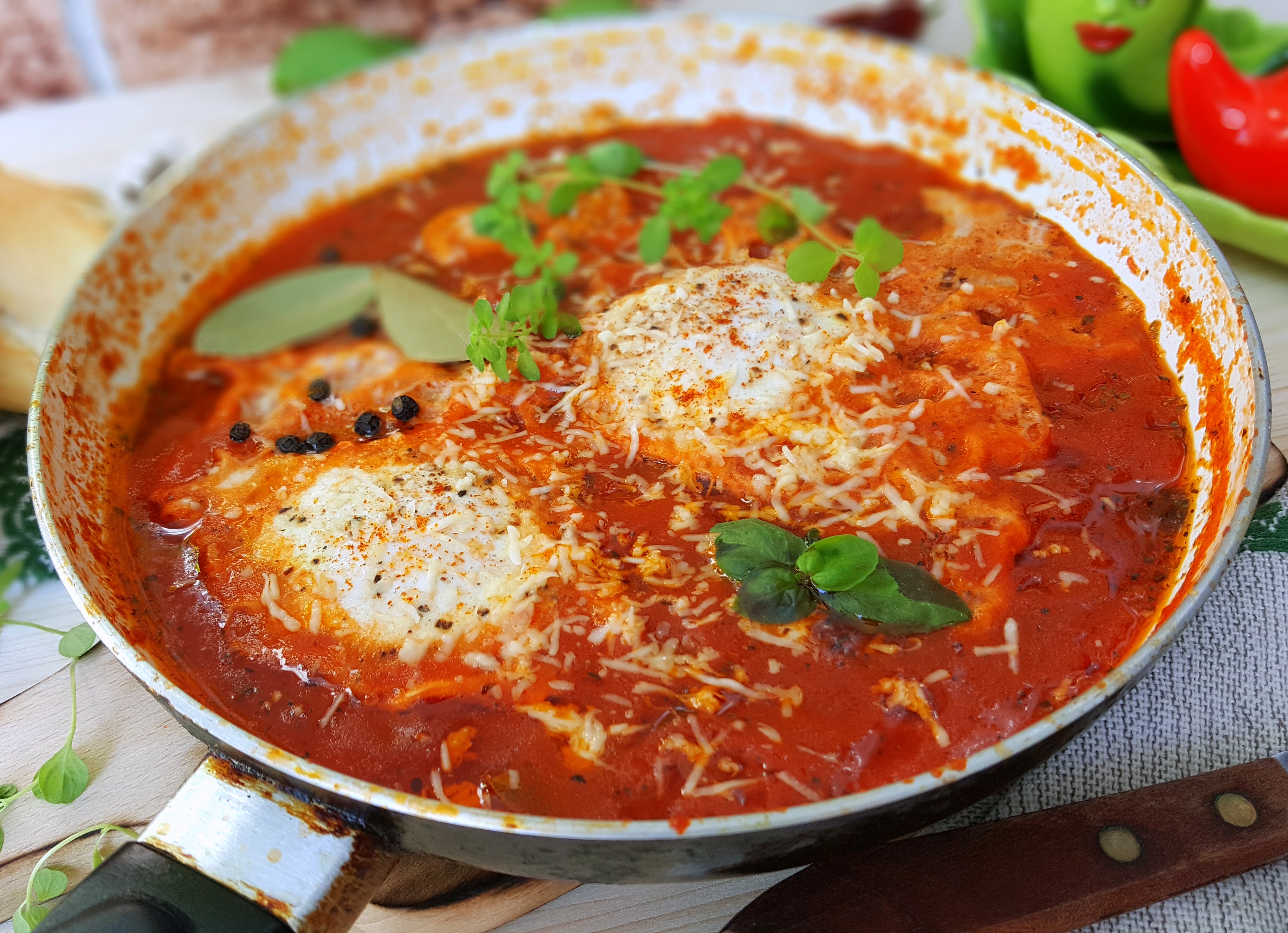 Shakshuka cu rosii si ceapa