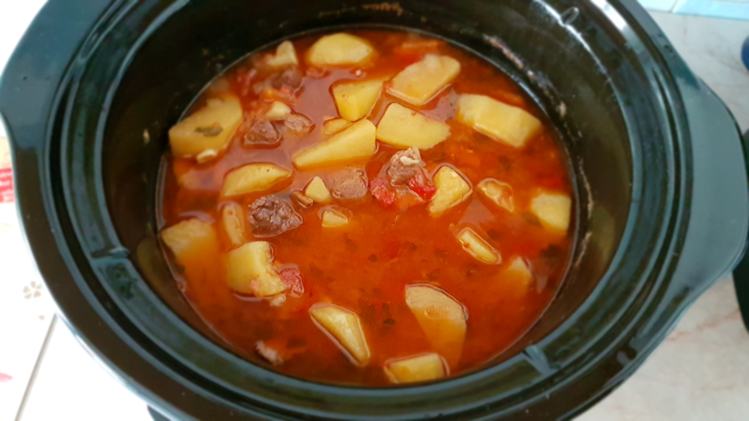 Gulas de vita la slow cooker Crock-Pot