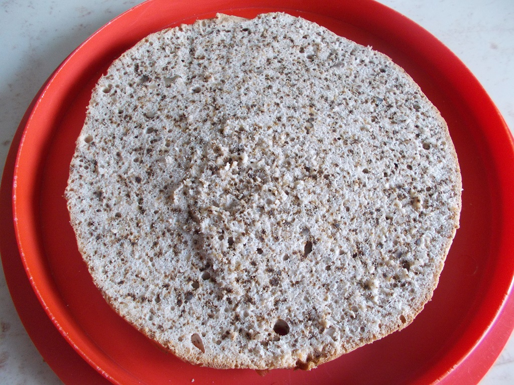 Desert tort cu capsuni si crema mousseline