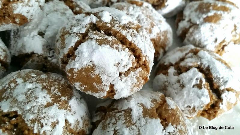 Desert biscuiti crinkles cu cafea