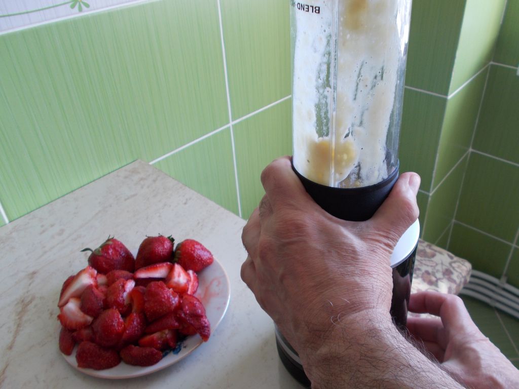 Smoothie & Milkshake de banane si capsuni