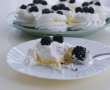 Desert mini Pavlova cu crema de mascarpone si frisca-5