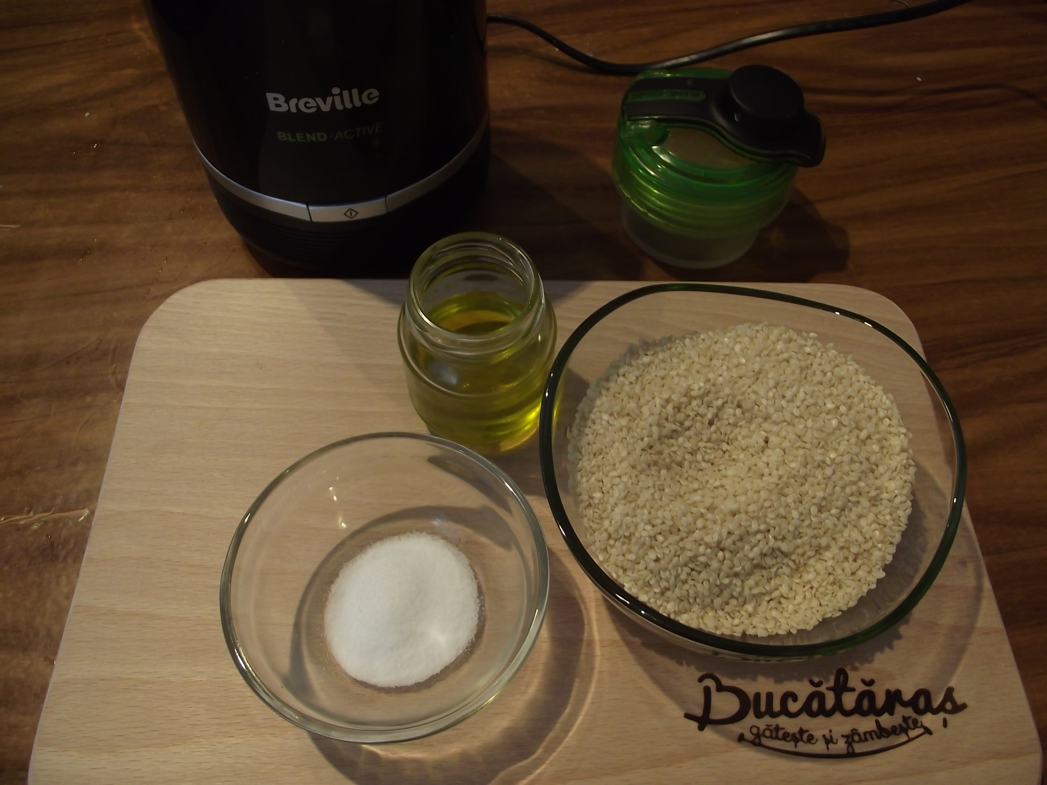 Pasta de susan preparata in casa - Tahini