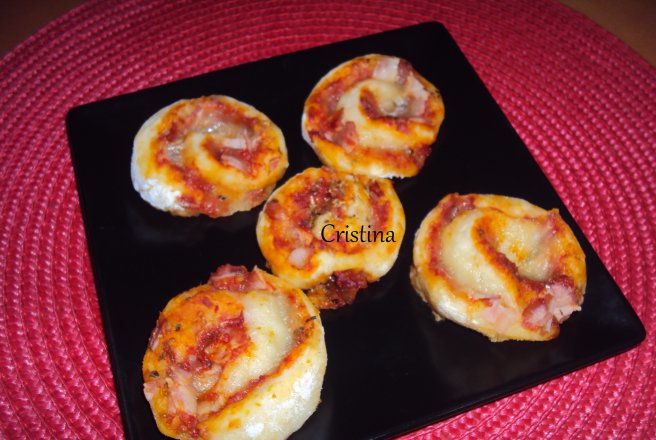 Aperitiv rulouri cu bacon si mozzarella