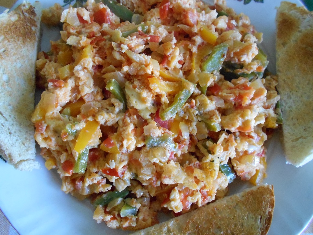 Aperitiv omleta turceasca (Menemen)