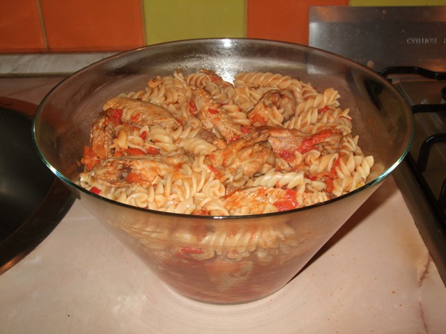 Fusilli cu aripioare de pui