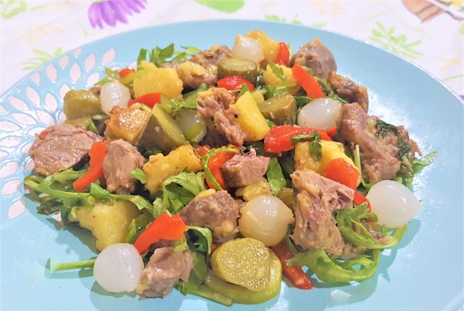 Salata nemteasca cu carne de vita si cartofi