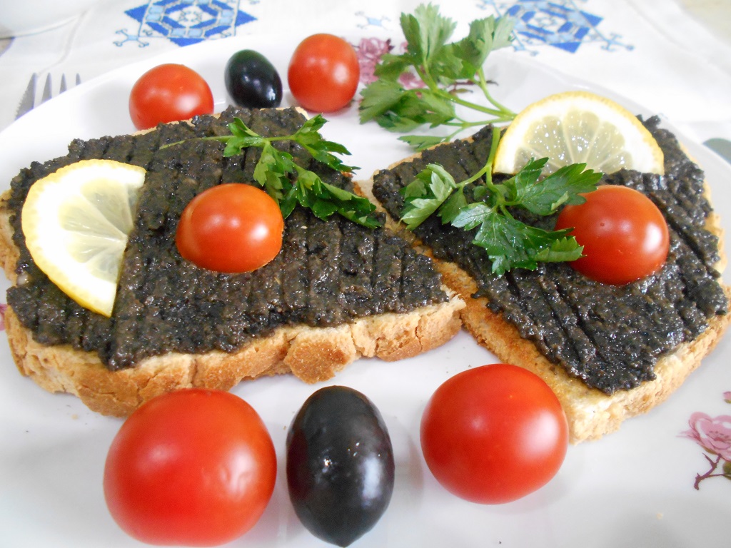 Pasta de post, din masline negre