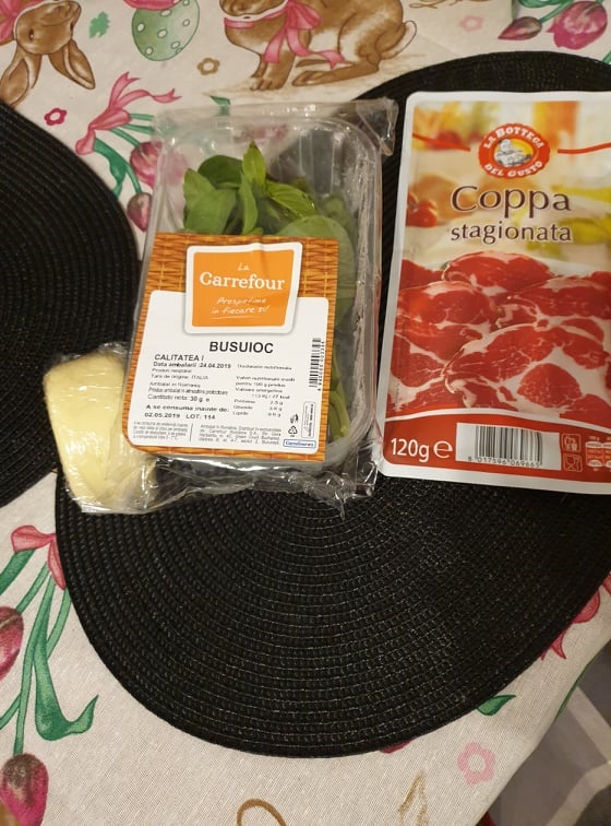 Piept de pui cu coppa si cascaval la cuptor