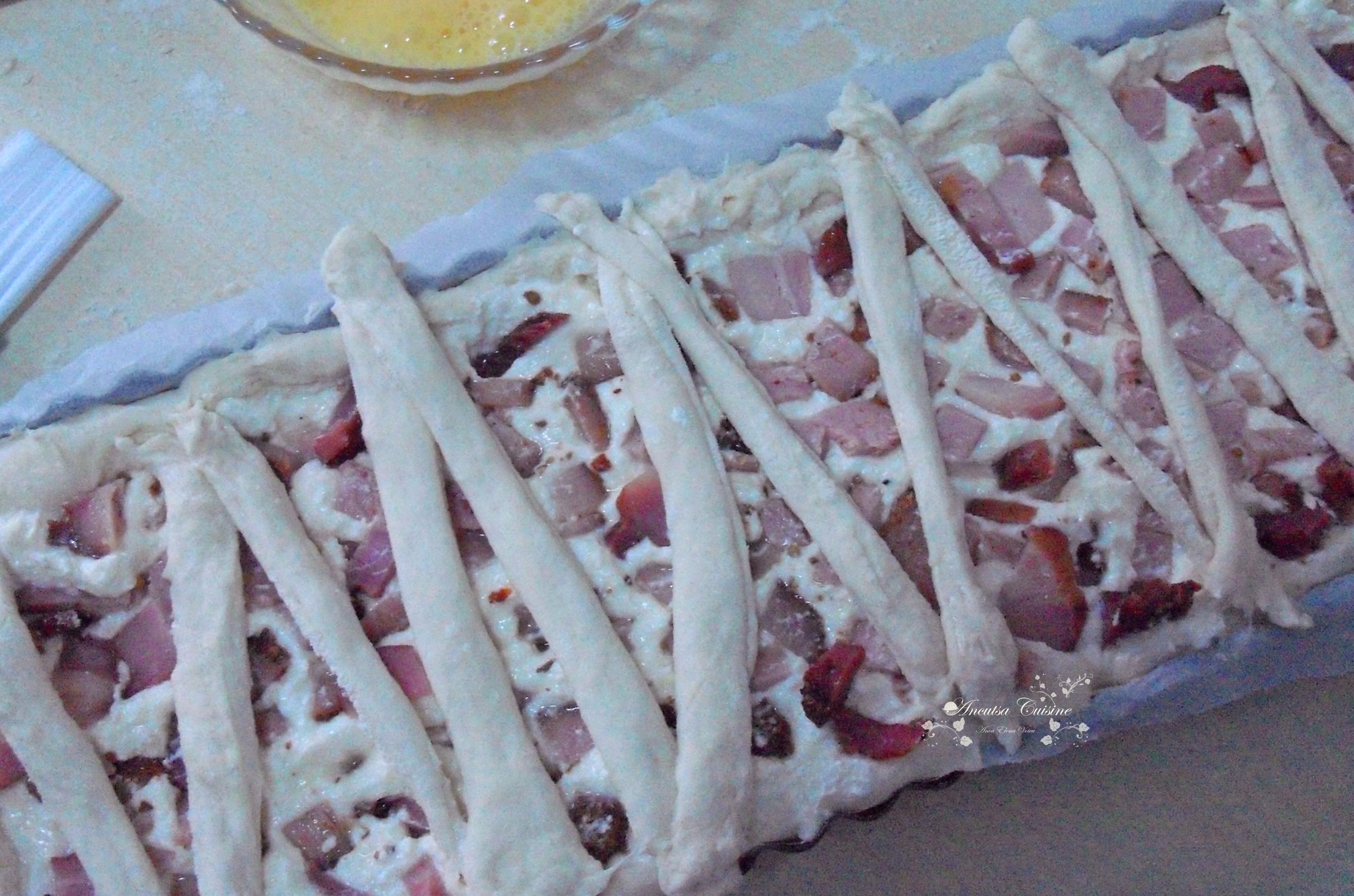 Tarta cu branza, iaurt grecesc si piept de porc