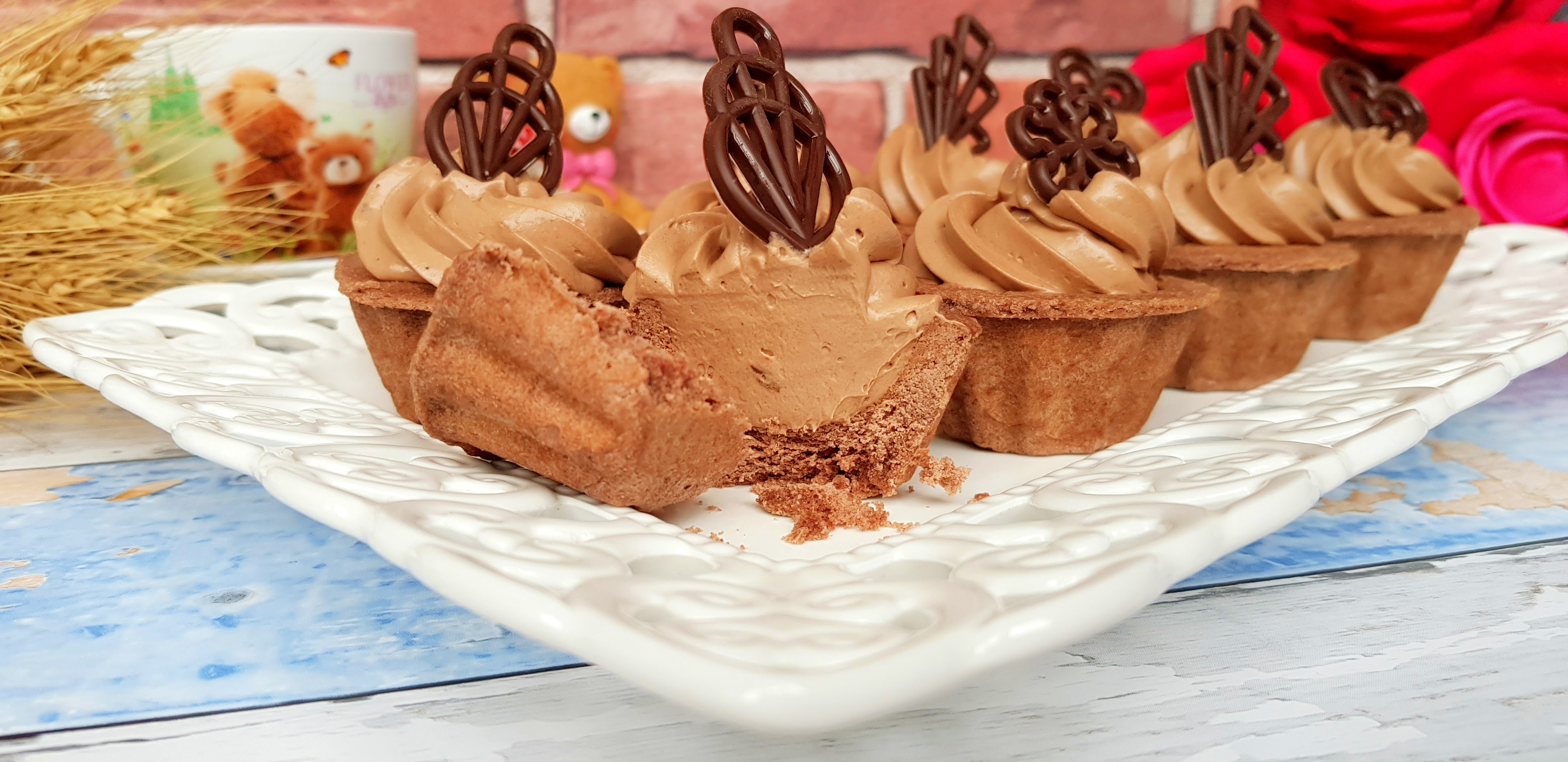 Mini-tarte cu ciocolata