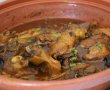 Tajine de pui cu prune si caise uscate-16