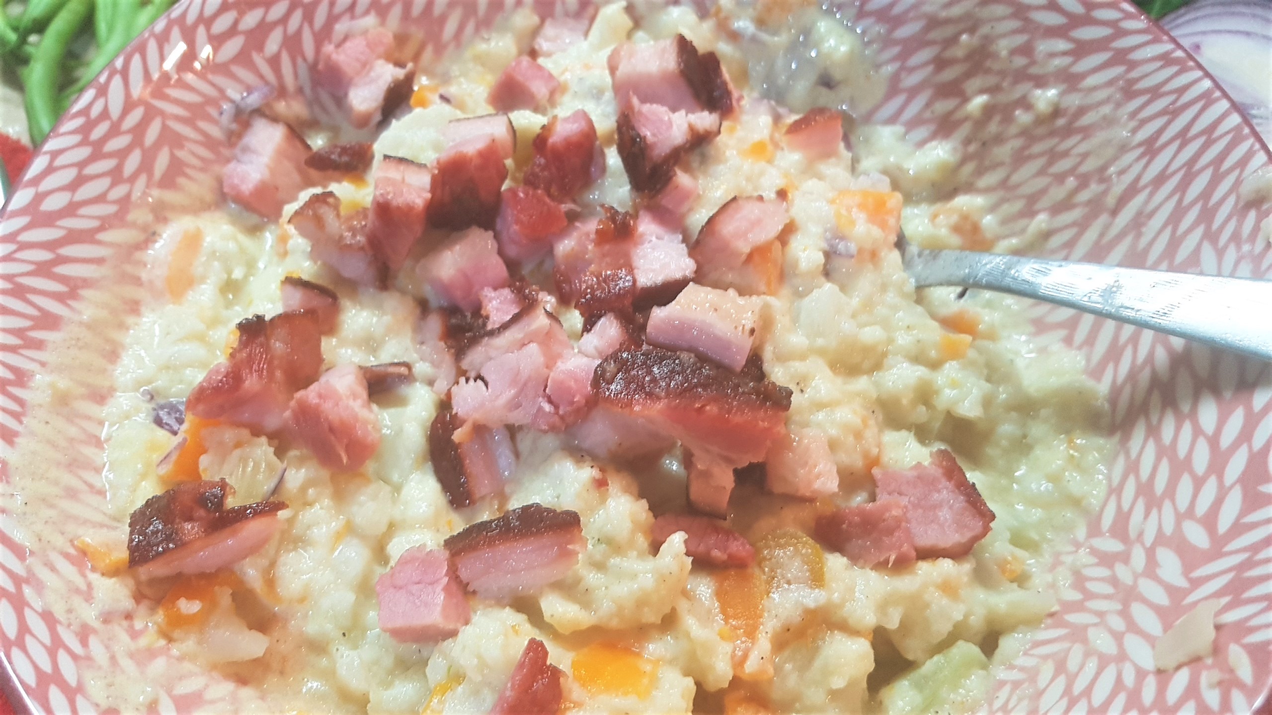 Salata de conopida cu morcovi si jambon