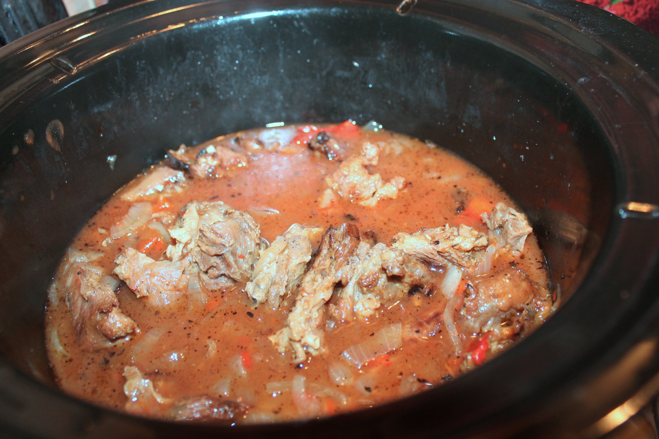 Pastrama cu sos la slow cooker Crock-Pot