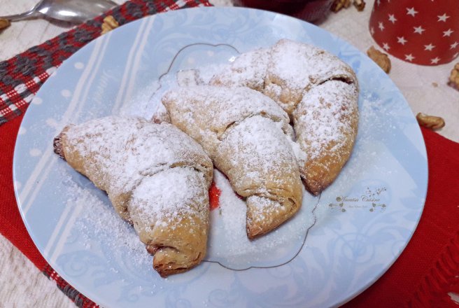 Desert cornulete cu gem si nuca