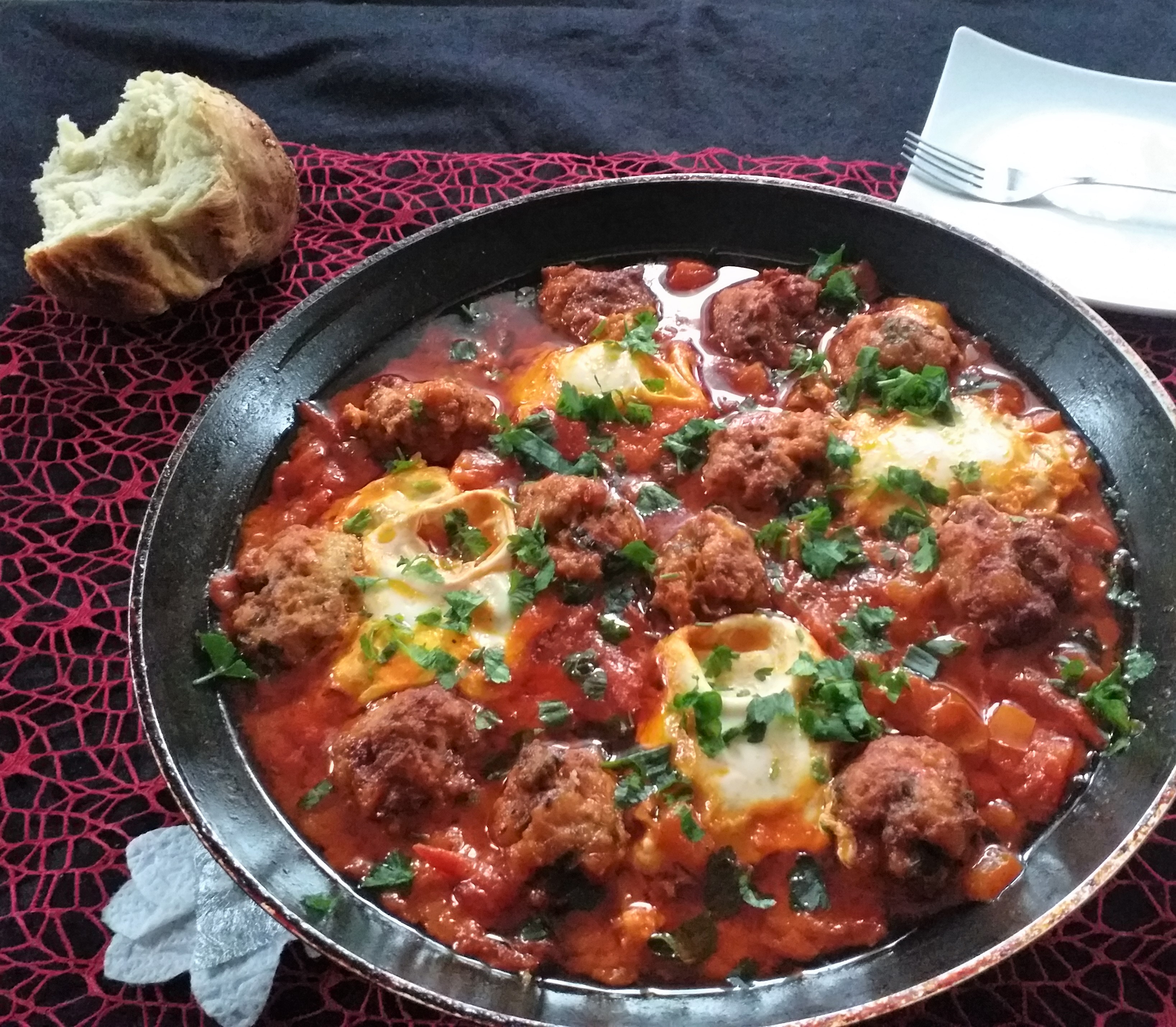 Shakshuka cu chiftele