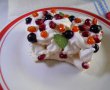 Desert coronita Pavlova, cu frisca si fructe - Reteta nr. 700-21