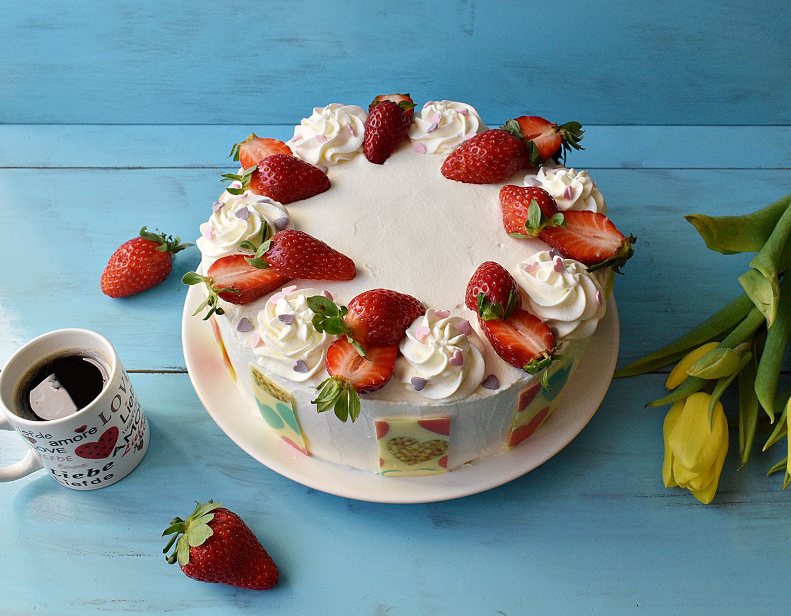 Desert tort cu crema de ciocolata si crema de fructe de padure cu indulcitor