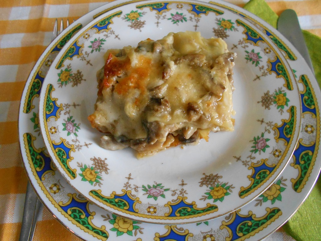 Lasagna cu ciuperci si sos bechamel