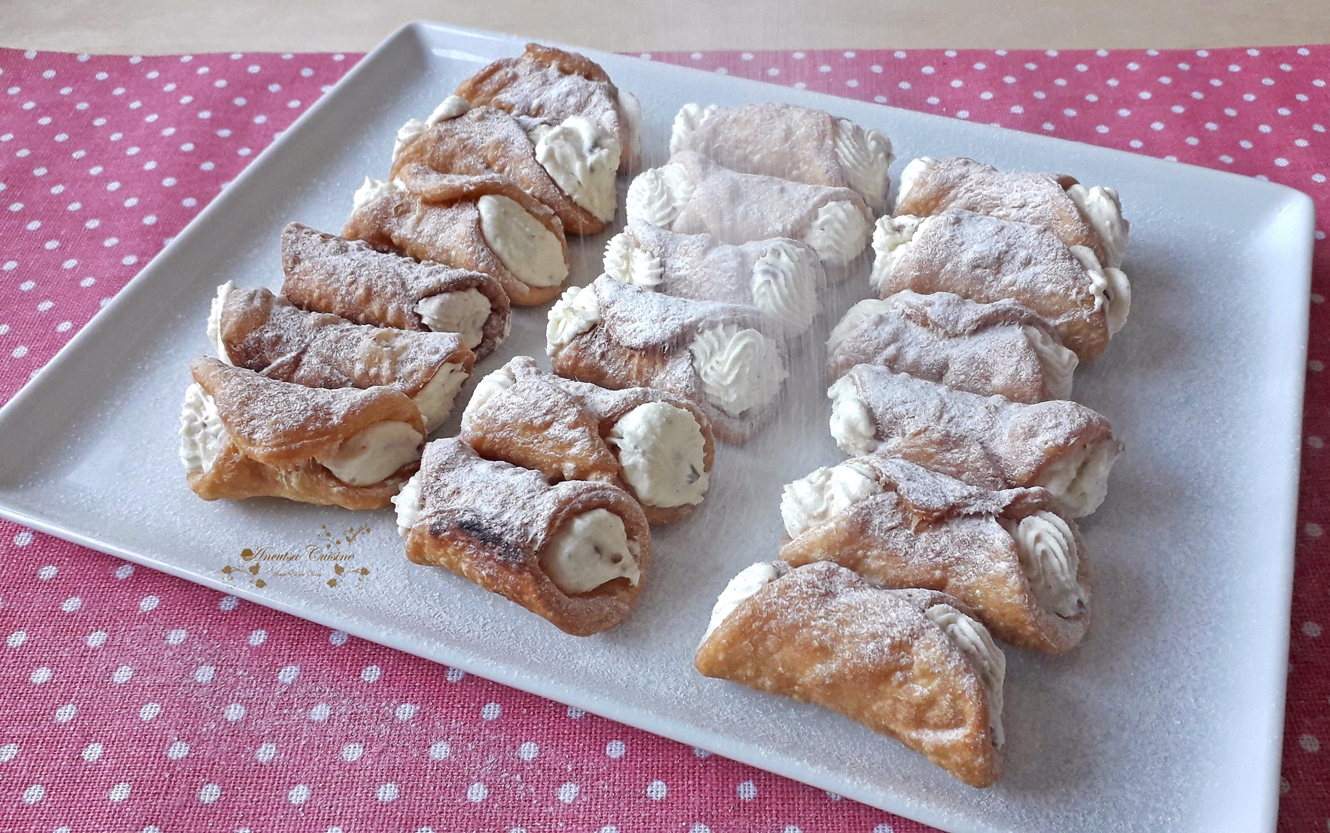 Desert mini cannoli cu mascarpone