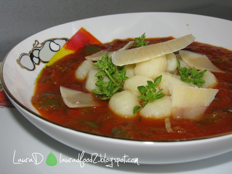 Gnocchi in sos de ardei