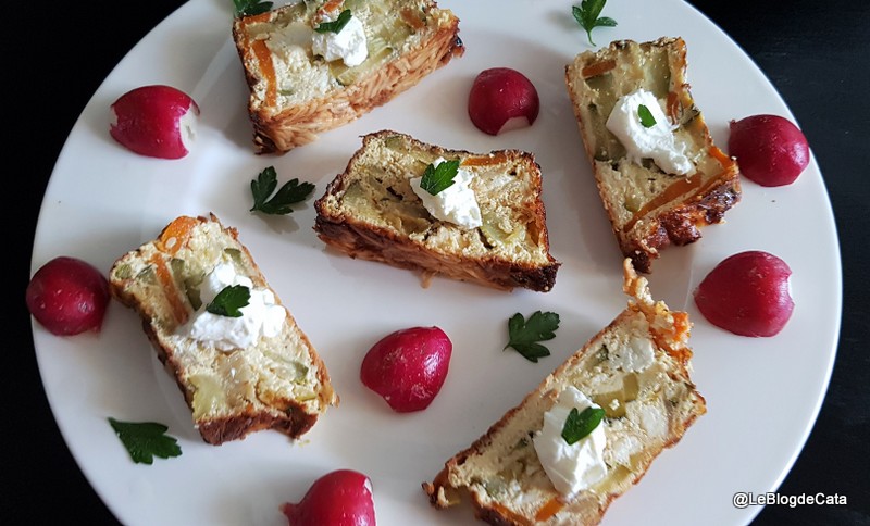 Aperitiv chec sarat cu feta, dovlecel si morcov