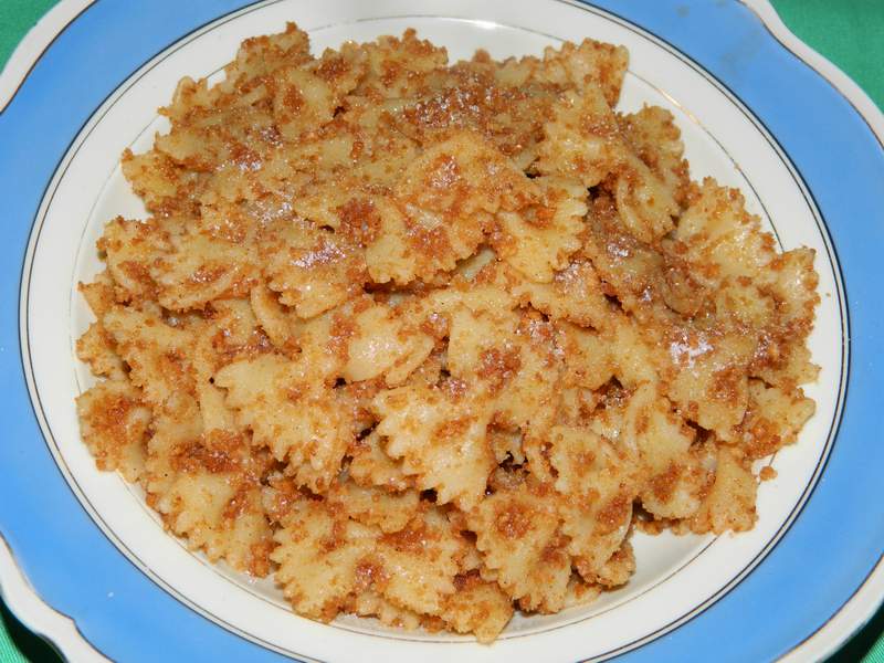 Farfalle cu biscuiti