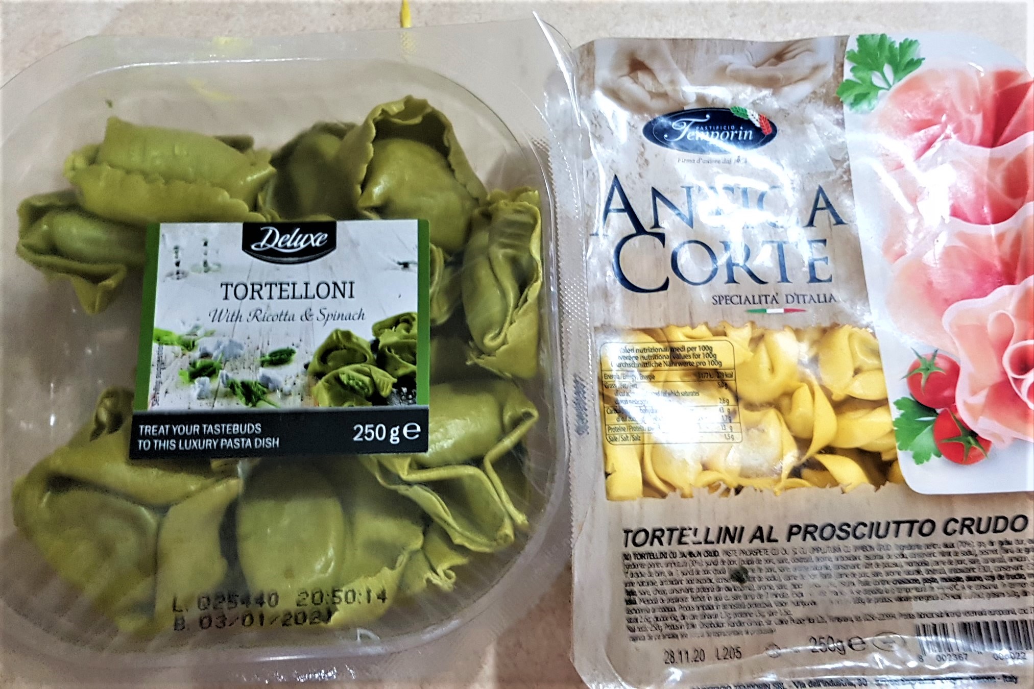 Salata calda cu pui si tortellini