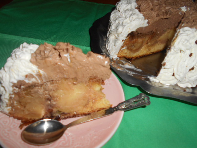 Desert tort de mere cu crema de ciocolata si frisca