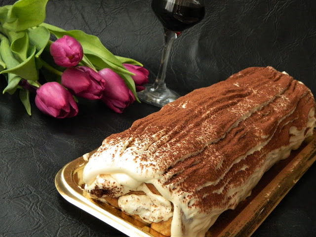 Desert rulada Tiramisu