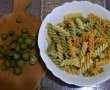 Salata de fusilli tricolore cu ton si castraveti acri-3